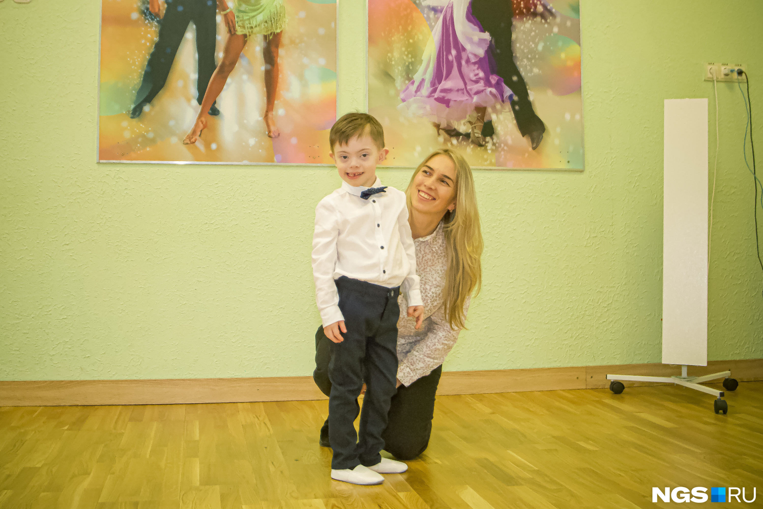 Олеся говорит, что танцы помогают ее сыну научиться лучше управлять своим телом