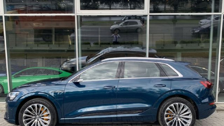 Дорогое электричество: уральские энергетики возьмут в аренду три электромобиля Audi