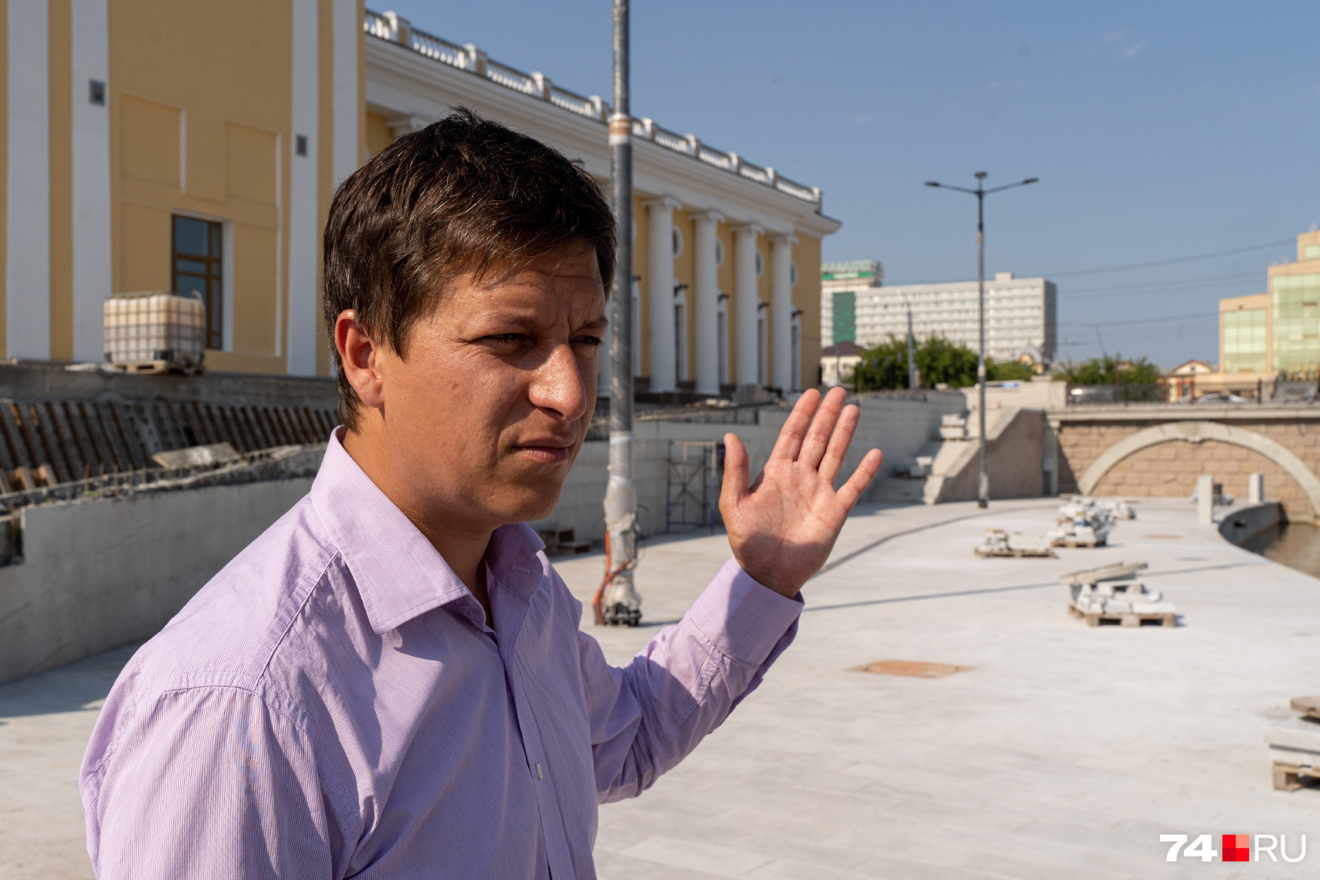 По словам Олега Зюзенкова, тоннель под мостом будут делать по другому контракту. Кто возьмется за работу — определят на аукционе По словам Олега Зюзенкова, тоннель под мостом будут делать по другому контракту. Кто возьмется за работу — определят на аукционе