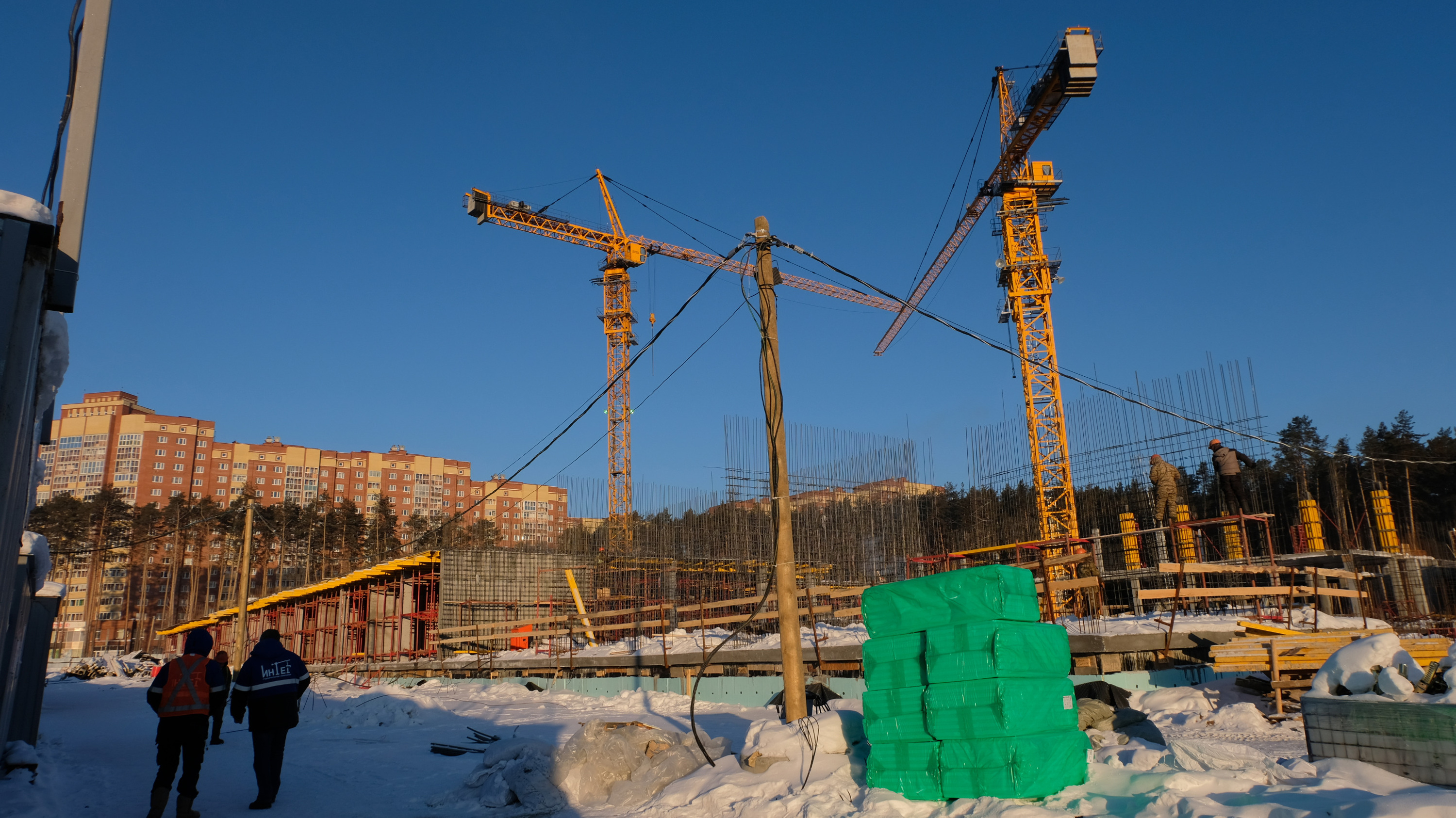 Стройплощадка новой школы в Берёзовском