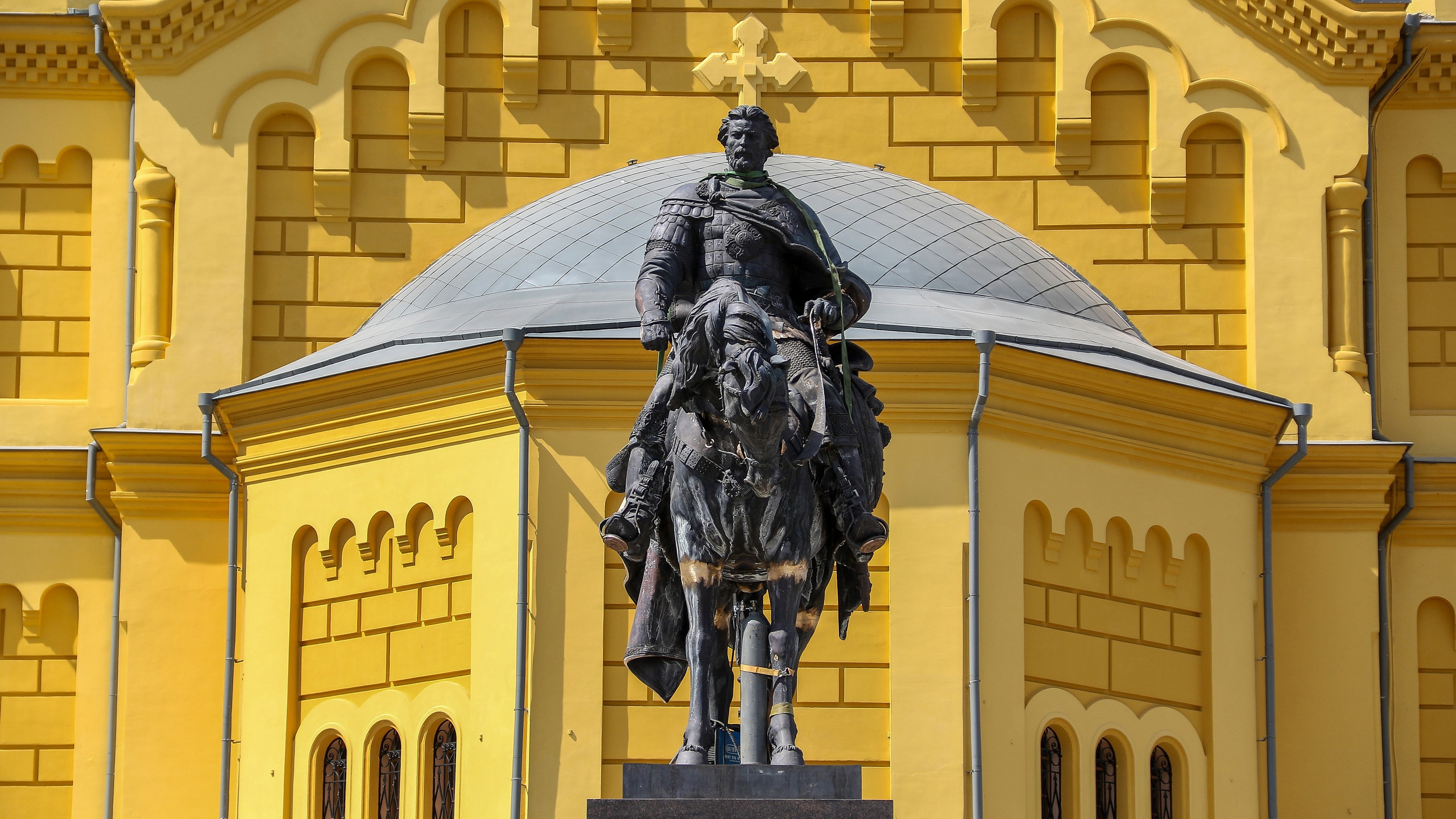 Собор Александра Невского Нижний Новгород с памятником