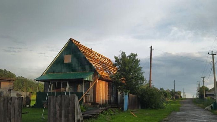 В Кузбассе прошел сильный ураган: называем причины и показываем последствия