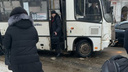 «На дорогах каша, под кашей — голимый лед»: в Ярославле маршрутка с пассажирами попала в аварию