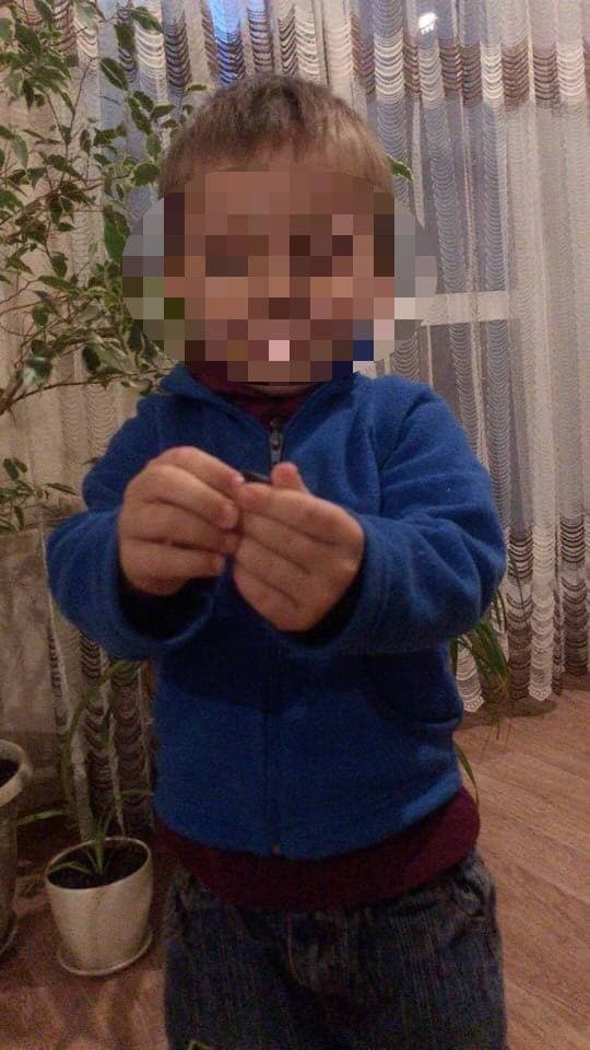 В июне мальчика тоже нашли на улице прохожие и публиковали в соцсетях его фото, чтобы разыскать родителей и соседей В июне мальчика тоже нашли на улице прохожие и публиковали в соцсетях его фото, чтобы разыскать родителей и соседей
