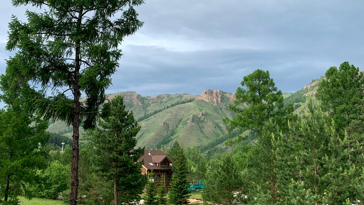 Куда податься на майские каникулы: изучаем базы отдыха на Базаихе с видом на горы — от 350 рублей за сутки
