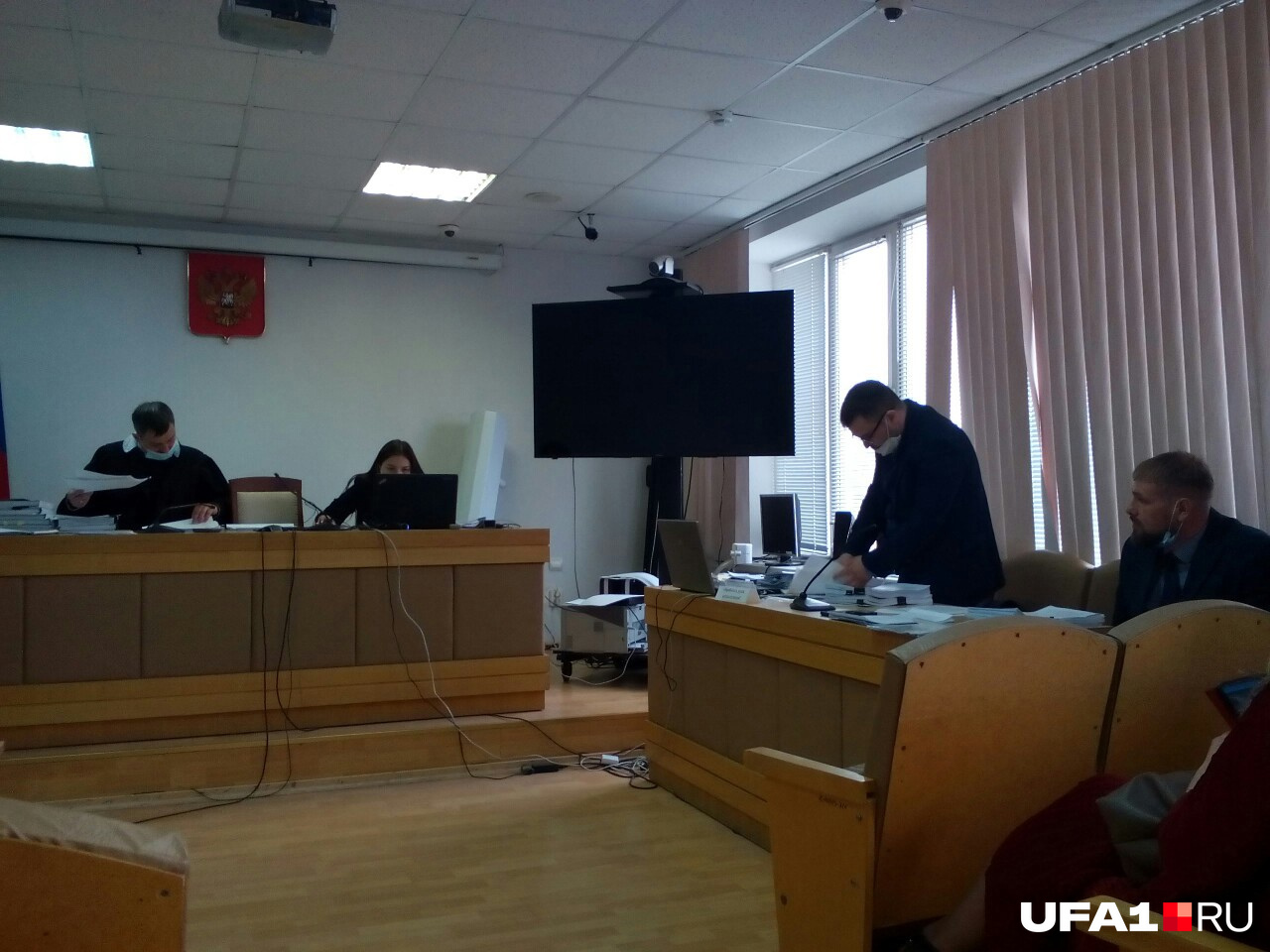 Мэрию представляли Руслан Валеев (на фото — справа за столом) и Евгений Бекешкин (слева за столом) Мэрию представляли Руслан Валеев (на фото — справа за столом) и Евгений Бекешкин (слева за столом)