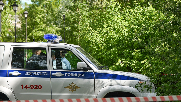 В Екатеринбурге полицейских обвинили в краже массивной золотой цепи с трупа