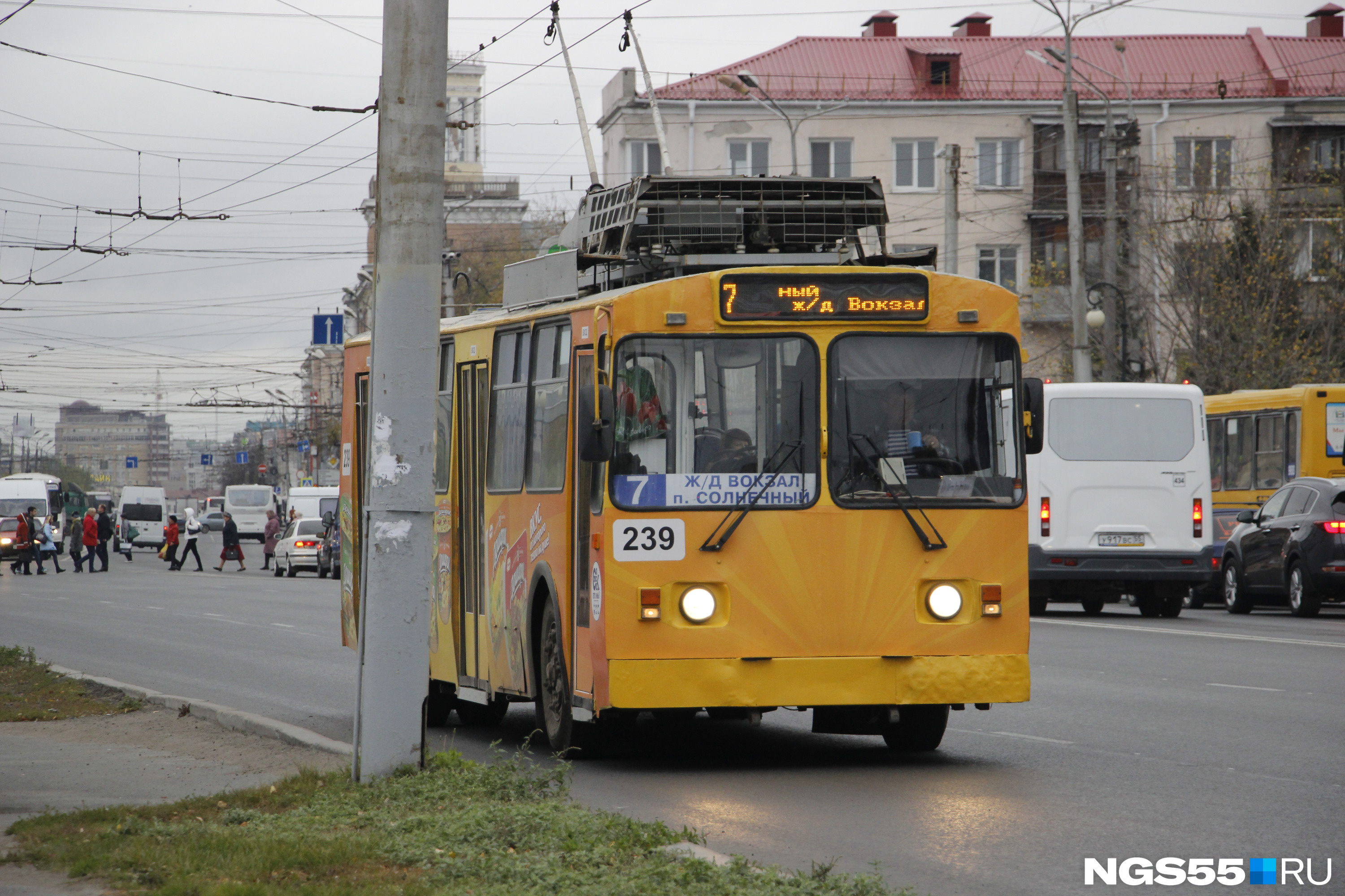 Один из троллейбусных маршрутов на Левобережье — <nobr class="_">№ 7</nobr>