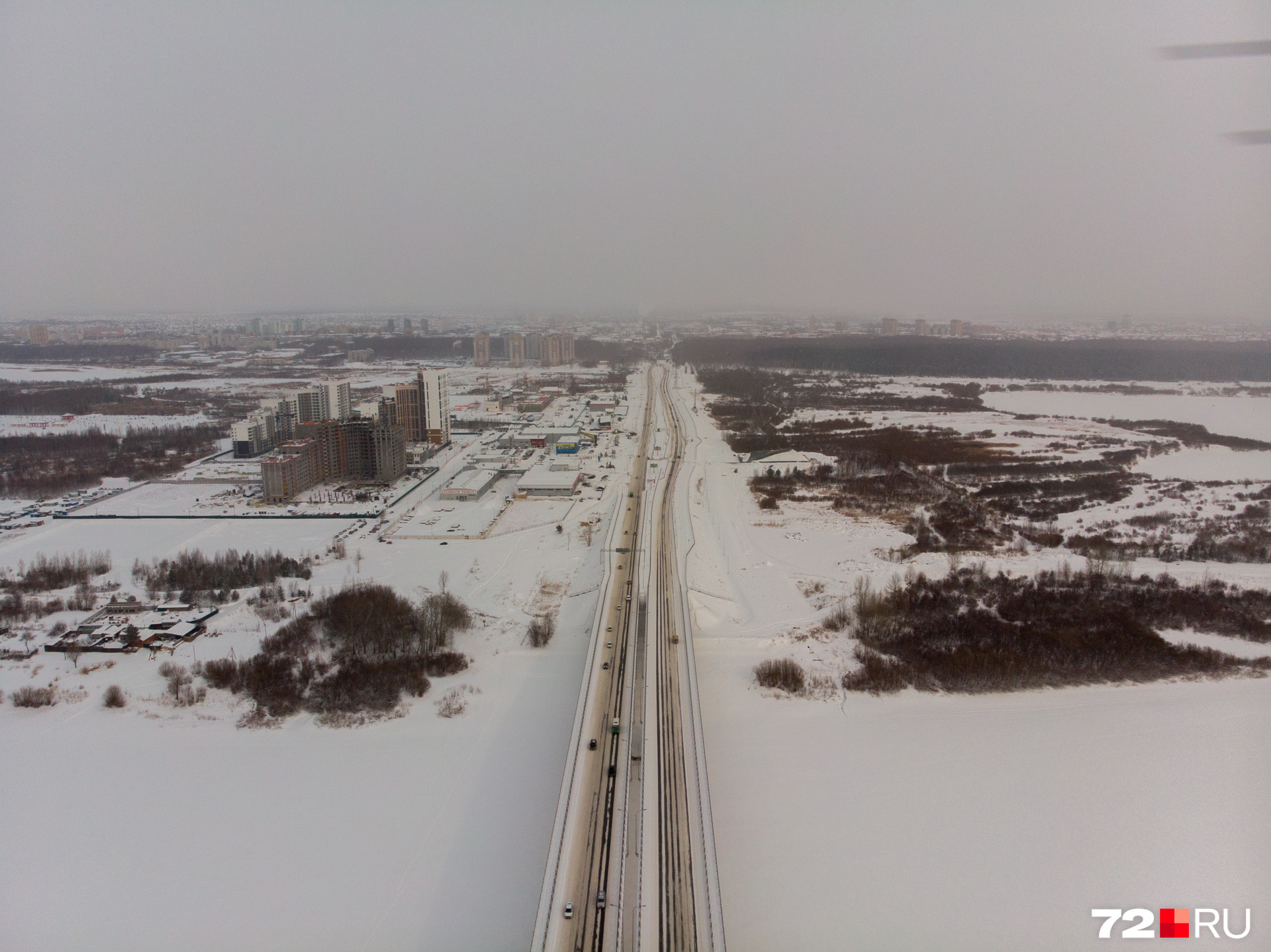 Это многострадальная дорога по улице Мельникайте в заречной части города. Вдали видно два жилых комплекса: знаете их названия? Это многострадальная дорога по улице Мельникайте в заречной части города. Вдали видно два жилых комплекса: знаете их названия?