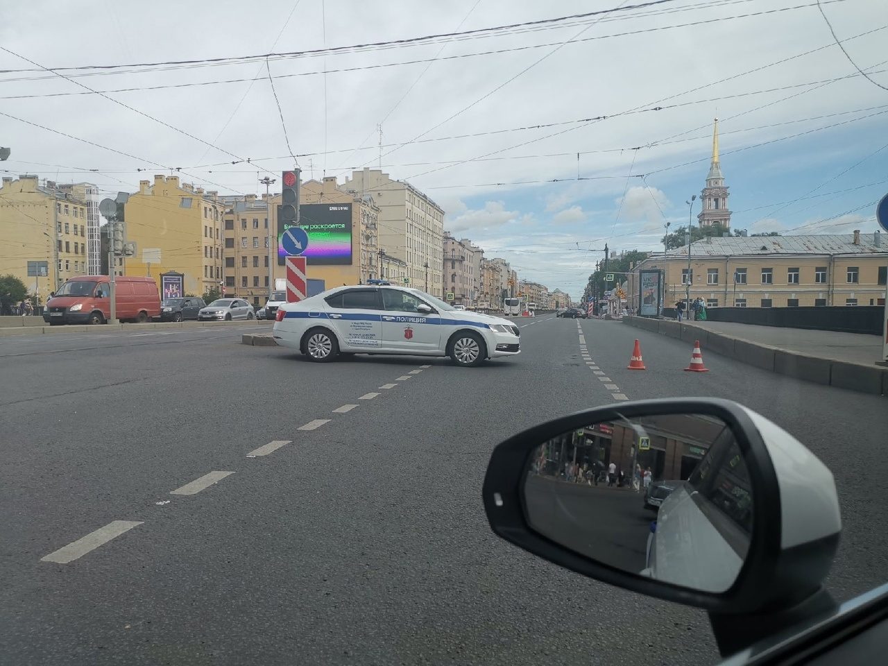 Коллапс по обоим берегам». ГИБДД перекрыла Лиговский проспект у набережной  Обводного - 22 июля 2021 - ФОНТАНКА.ру