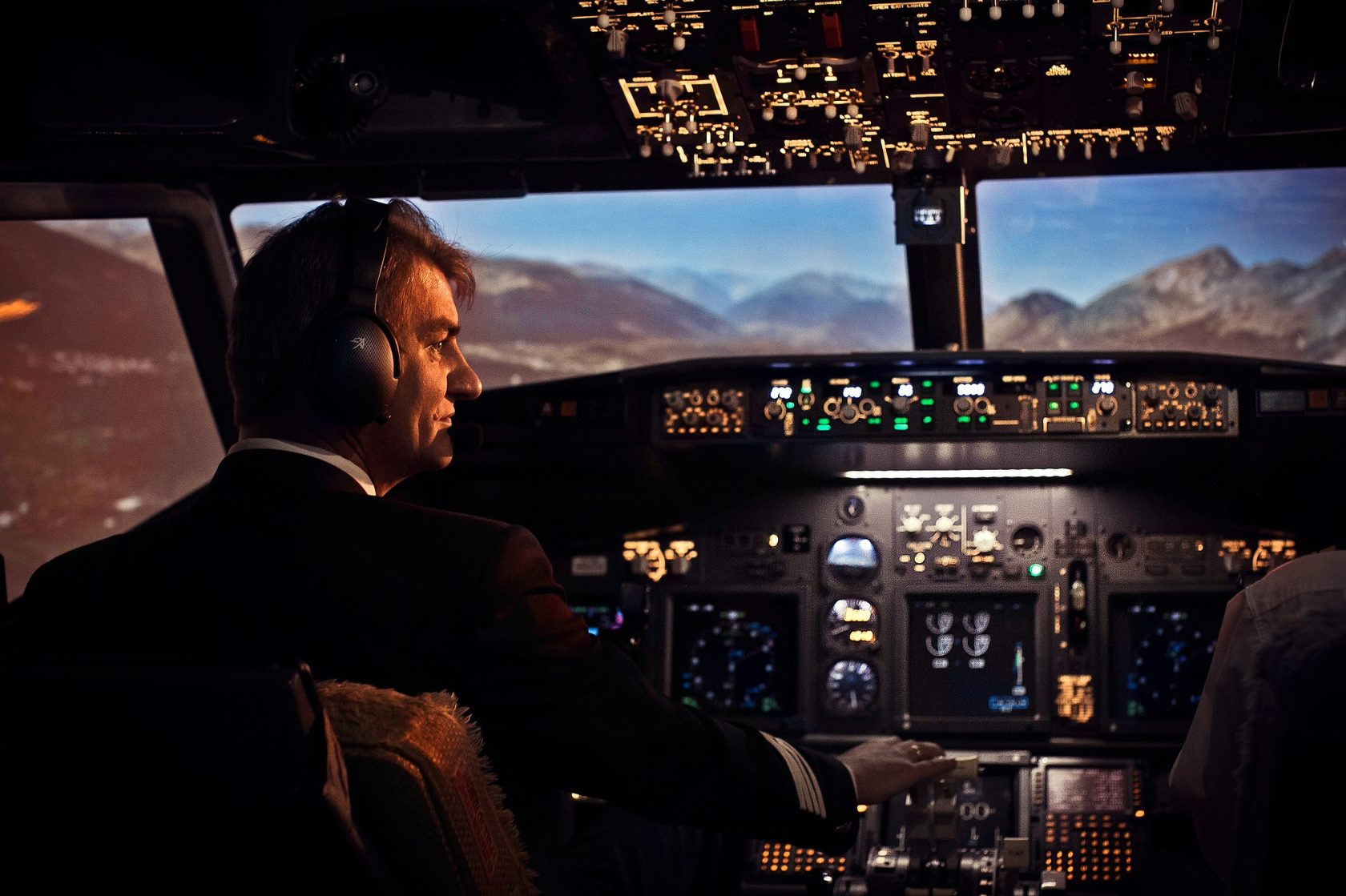 We fly авиатренажер. Авиатренажер для детей. Полет на авиатренажере Екатеринбург. Полет на авиатренажере Diamond. Авиатренажер Боинг 737 единственный в СПБ.