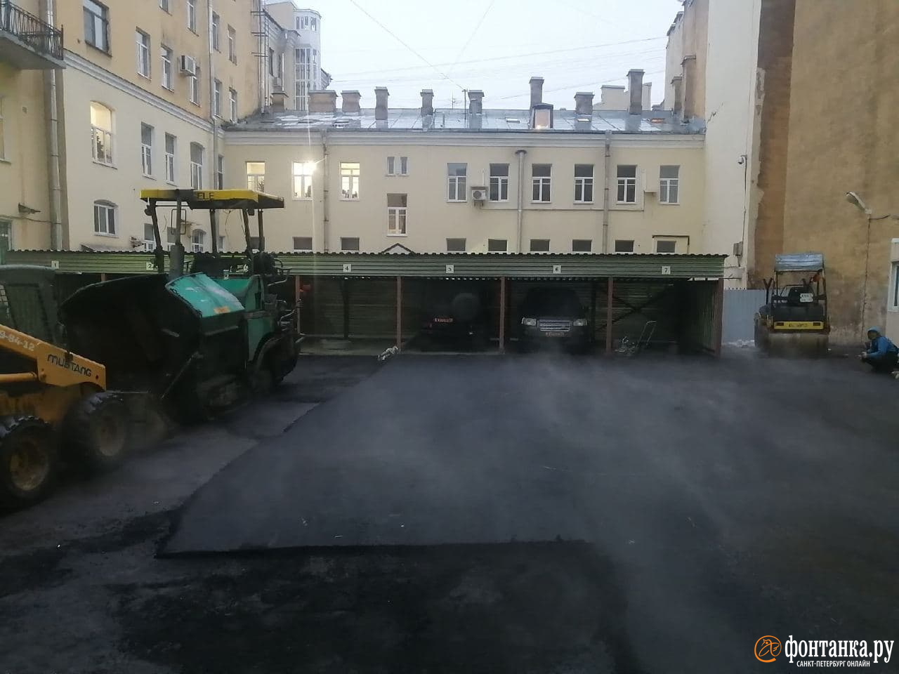 Внутридворовая территория 7-й Советской улицы, 24
