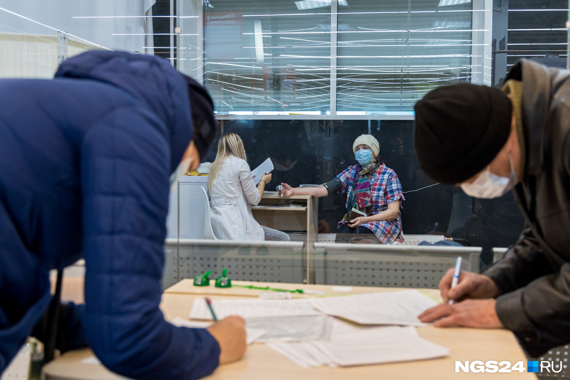 Предварительно надо заполнить анкету Предварительно надо заполнить анкету