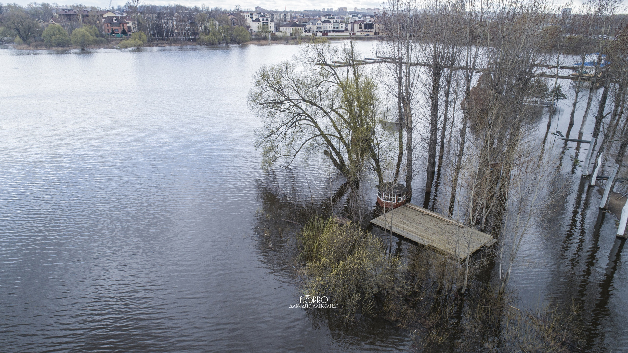 Полуостров полностью ушел под воду Полуостров полностью ушел под воду
