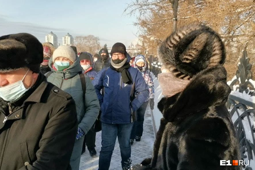 Лариса Семёновна выходит на протестные акции уже много лет 
