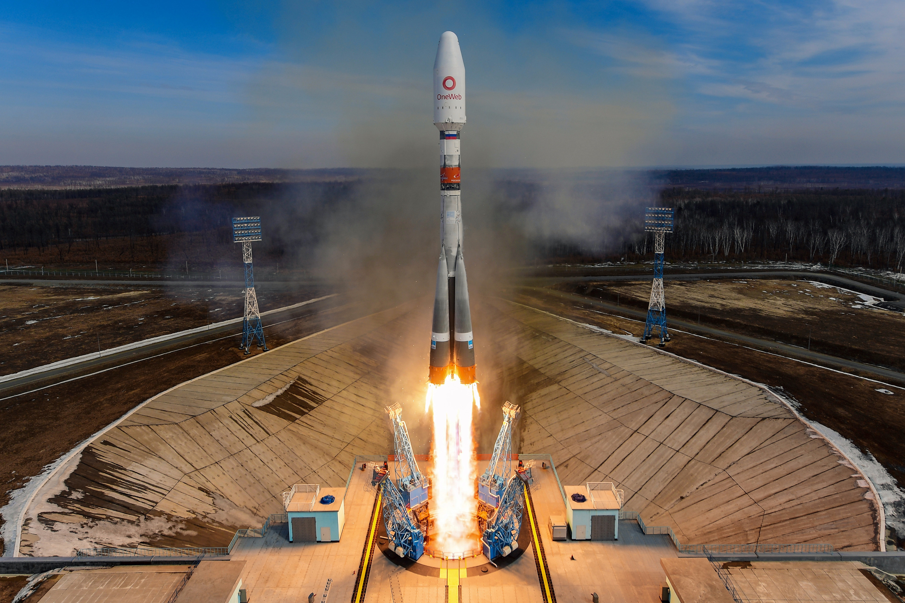 С космодрома Восточный запустили первую в 2021 году ракету. Она доставила на орбиту 36 спутников OneWeb