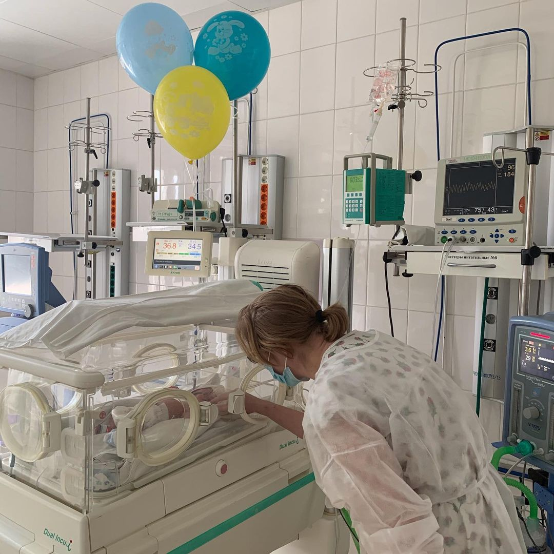 21 января малышу исполнился месяц, в роддоме праздновали его день рождения 21 января малышу исполнился месяц, в роддоме праздновали его день рождения