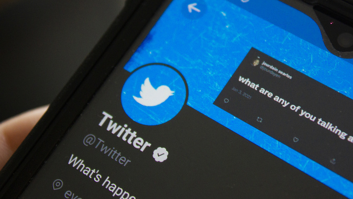 Суд оштрафовал Twitter на 8,9 миллиона рублей из-за твитов о протестах