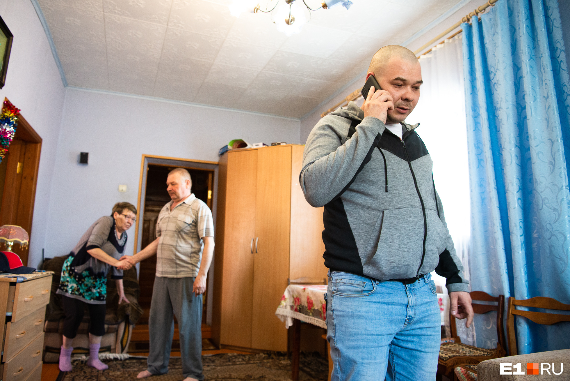 Сын пострадавшей Виталий второй год пытается найти того, кто сделал мать инвалидом Сын пострадавшей Виталий второй год пытается найти того, кто сделал мать инвалидом