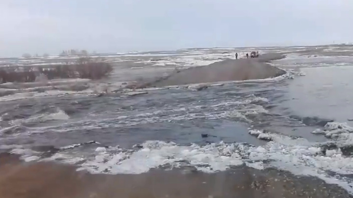 В Челябинской области из-за паводка затопило три трассы