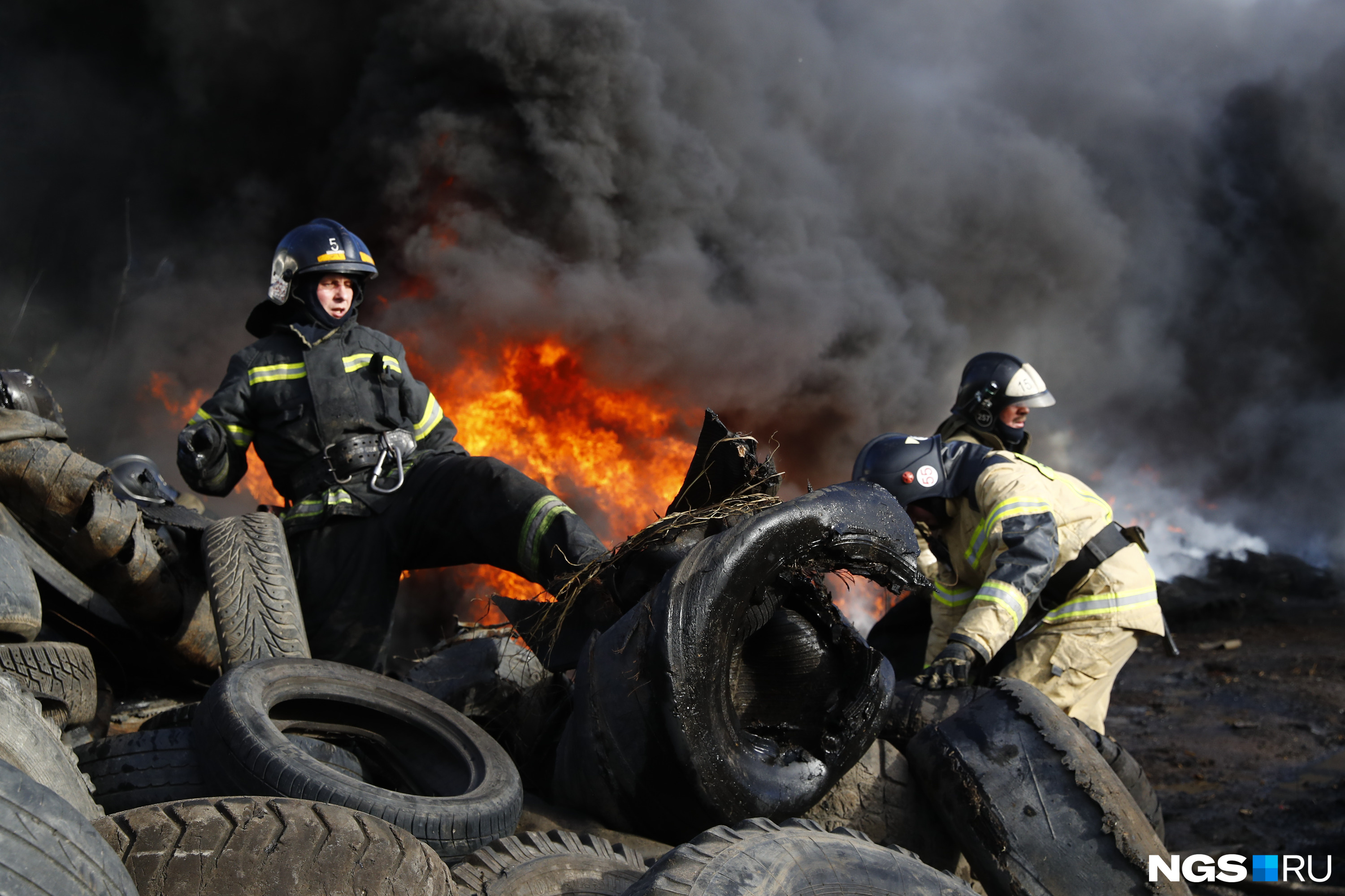 Батон-руж в кино. Нападение на здание фсб в москве 19 декабря 2019. Сотрудник открыл огонь. Огонь на поражение вот. Пожар на станционной новосибирск сегодня.
