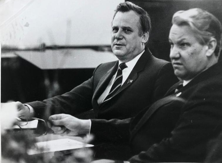 Борис Ельцин с Николаем Рыжковым (с 1985 по 1991 год — председателем Совета министров СССР), 1985 год