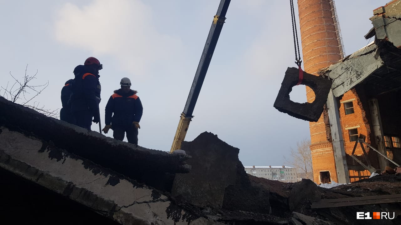 К разбору завалов привлекли технику К разбору завалов привлекли технику