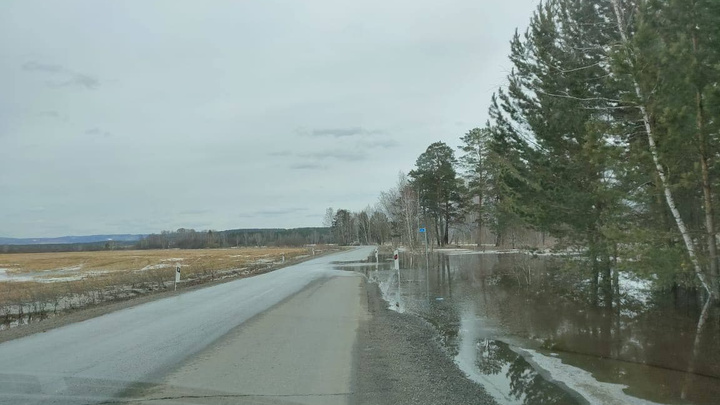 Обход Железногорска затопило паводком: водителей просят ехать в объезд