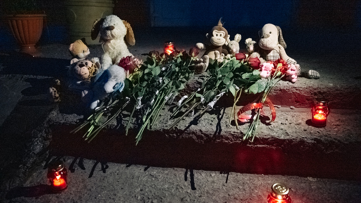 Двух полицейских обвинили в халатности из-за убийства 10-летних детей в Киселёвске