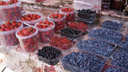 В Новосибирске развернулась ягодная <nobr class="_">торговля —</nobr> где и за сколько можно купить клубнику, смородину и крыжовник