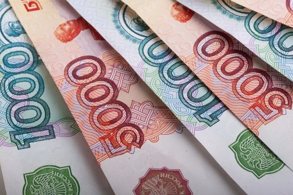 Максимально доступная сумма для снятия за одну транзакцию — 5 тысяч рублей. В сутки клиентам доступно до 20 тысяч