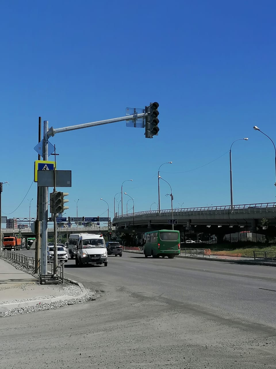 Светофоры нового типа устанавливают на перекрестках, где идет реконструкция улиц