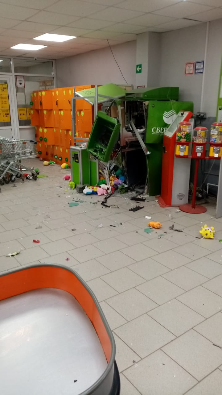Последствия взрыва банкомата 
