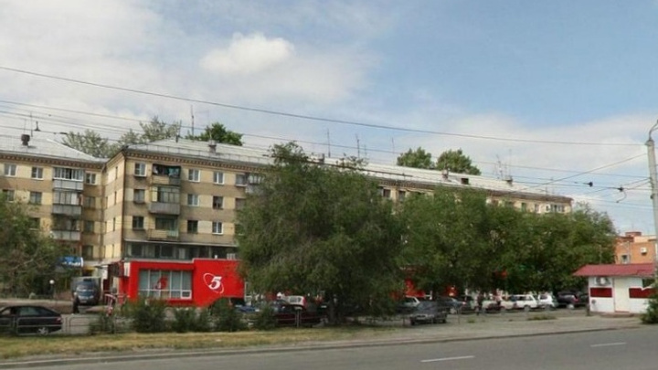 В Челябинске скорая больше полутора часов ехала к мужчине, которому стало плохо на улице