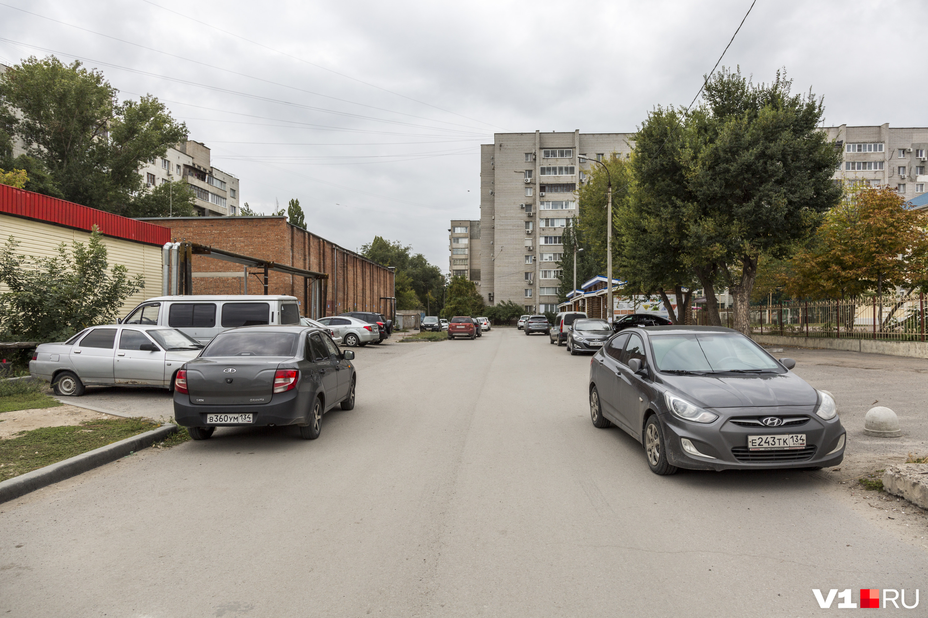 Проблемы с припаркованными автомобилями при этом как были так и остались Проблемы с припаркованными автомобилями при этом как были так и остались