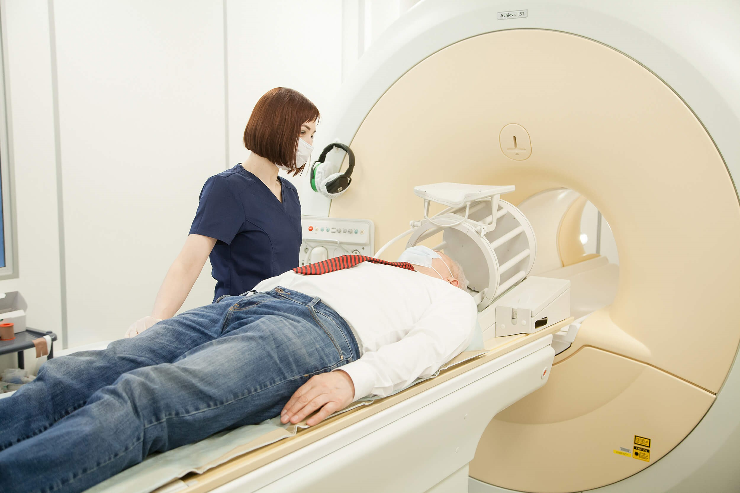 МРТ головного мозга длится в среднем 20 минут