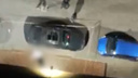 Мужчина выпал из окна высотки в «Красном Аксае» на припаркованный автомобиль