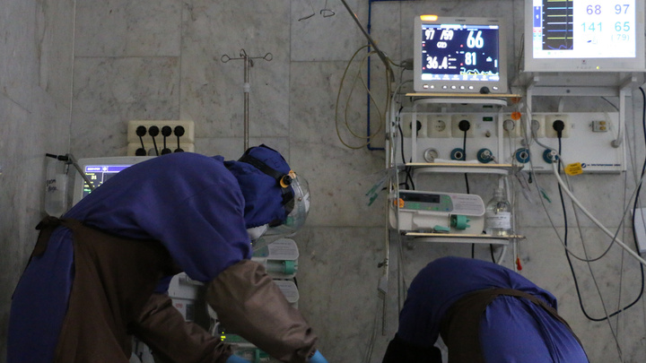 Шесть медиков умерли от коронавируса в Тюменской области