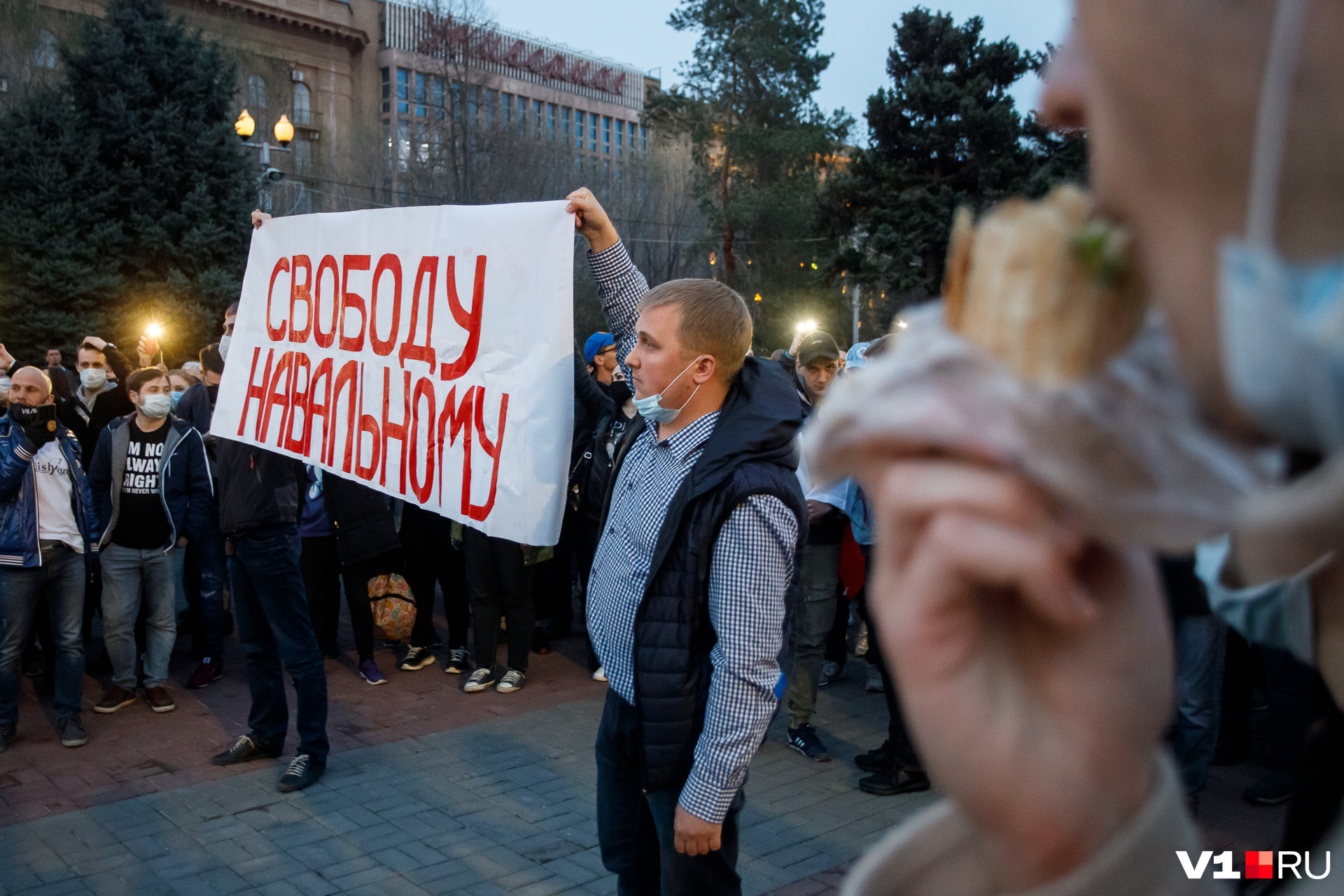 Акция протеста — совсем не повод отказывать себе во вкусной шаурме Акция протеста — совсем не повод отказывать себе во вкусной шаурме