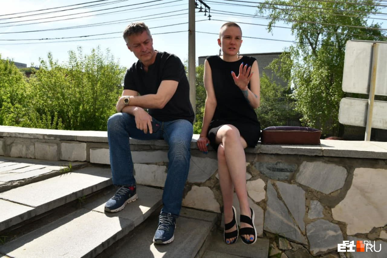 Евгений Ройзман и Юлия Федотова перед заседанием