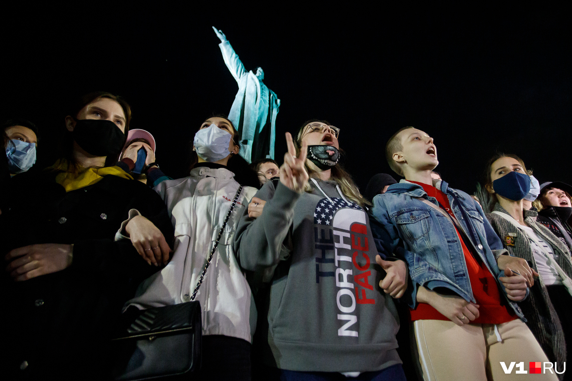 Прогулка протестующих завершилась на площади Ленина