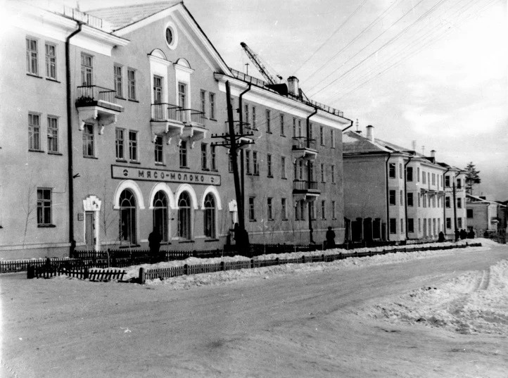 Новые дома на улице Санаторной (8а, 10) в конце пятидесятых годов