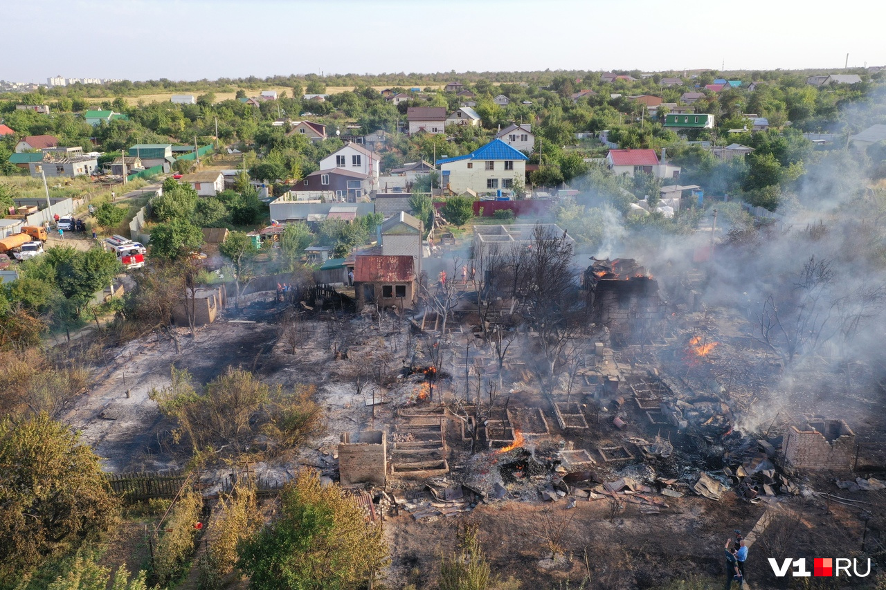 Последствия пожара в городе. Пепелище. Пепелище Македония. Займо обрыв и Головатовка последствия пожара.