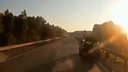 Странное ДТП на мошковской трассе: грузовик врезался в минивэн на обочине без аварийного знака. Специально или нет?