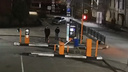 В Ярославле вандалы намотали шлагбаум платной парковки на столб