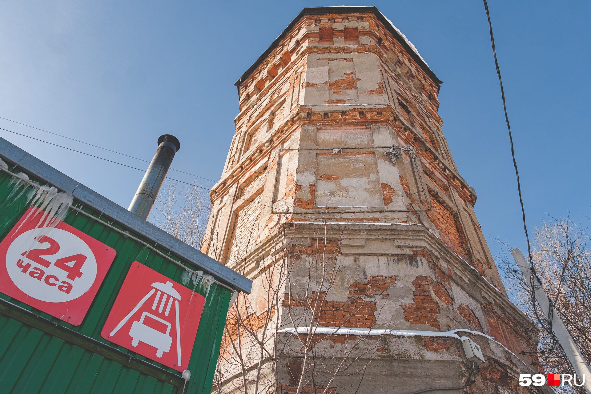 Башня на Барамзиной имеет восемь граней