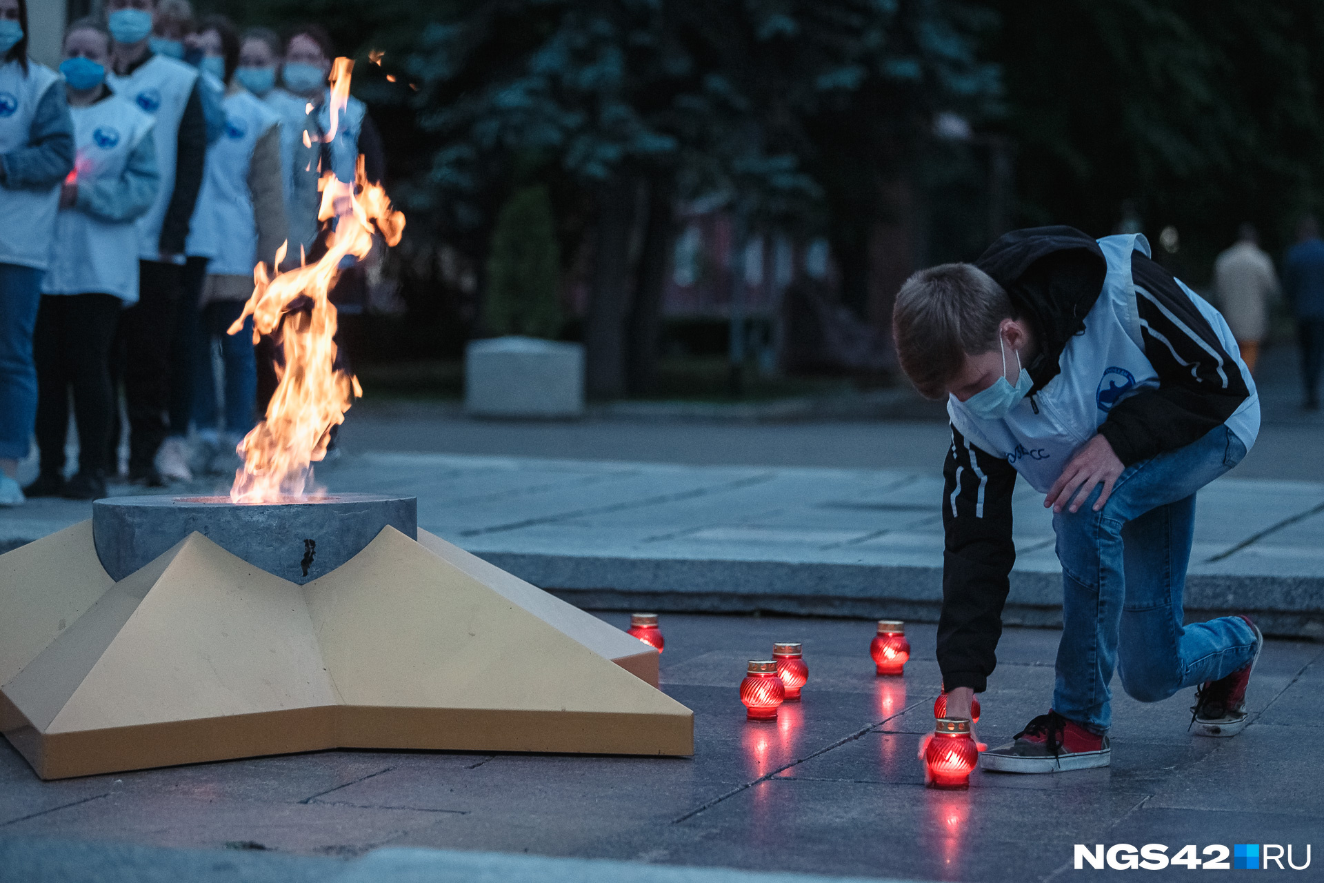 В кемерове пройдет. Акция свеча памяти в школе. Акция свеча памяти в школе фото.