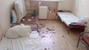 «Капремонта не было <nobr class="_">30 лет</nobr>»: потолок осыпался на кровати больных ковидом в Ростовской области