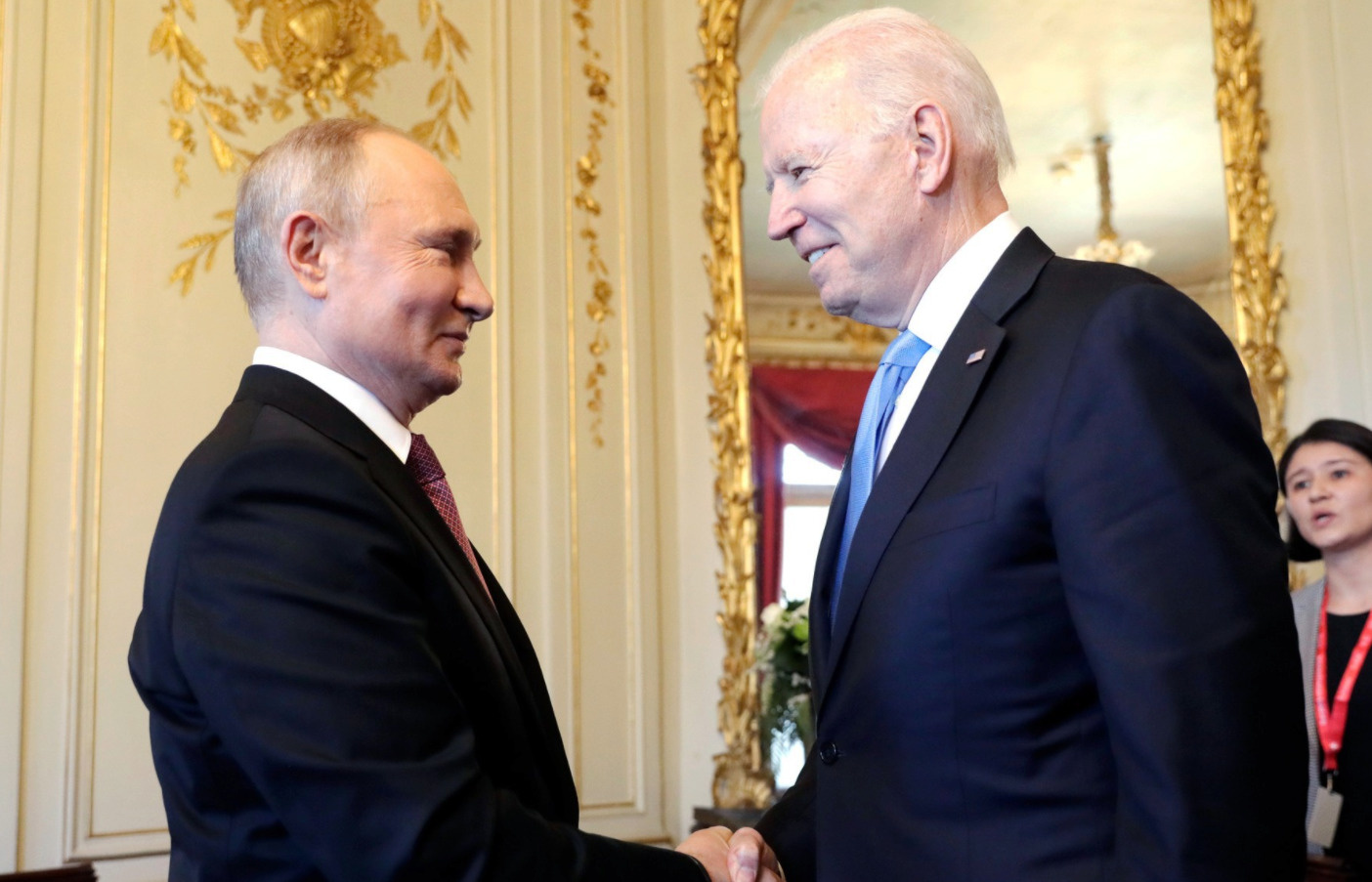 Владимир Путин с президентом США Джозефом Байденом (справа)