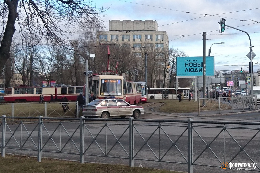 СПБ трамвай Шуваловское кладбище. Приемы задержания трамвай.